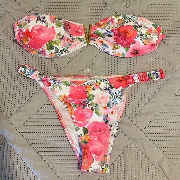 SHEIN Swim Set - Picture 3 of 3